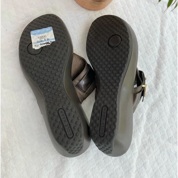 NWT COLE HAAN Brown Woman Thong Sandal size 8B - Picture 4 of 9